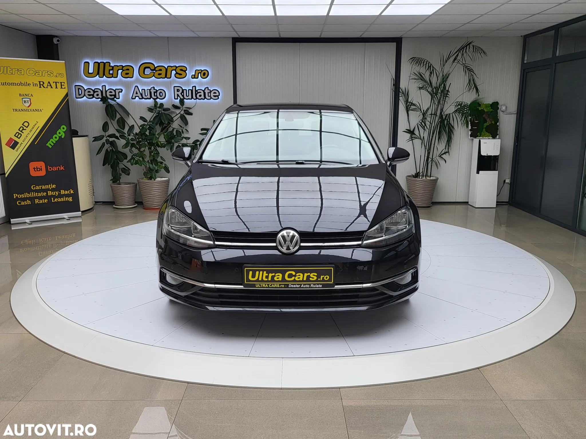 Volkswagen Golf 2.0 TDI DSG Comfortline - 8