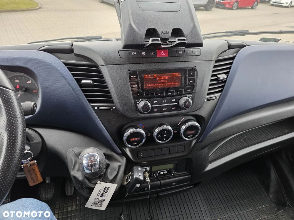 Iveco 50C15 plandeka + winda 10EP Tylko 38000 km ! Krajowy Pierwszy Właściciel dmc 3500 kg ! - 23