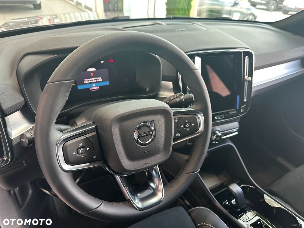 Volvo XC 40 B3 Plus Dark - 8