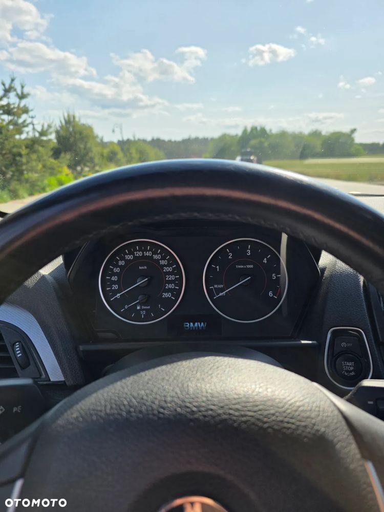 BMW Seria 1 120d - 11