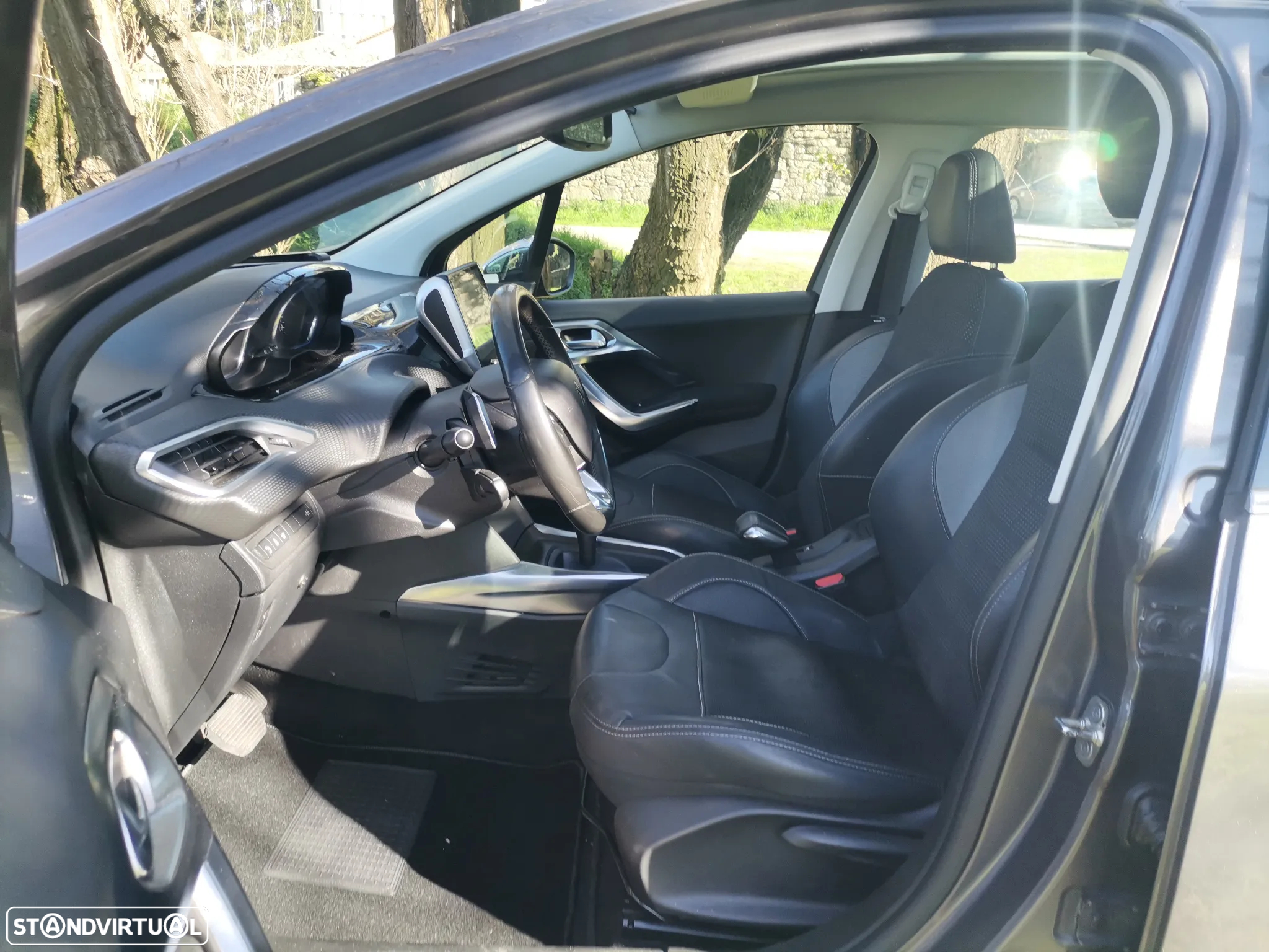 Peugeot 2008 1.6 e-HDi Allure 2-Tronic - 3