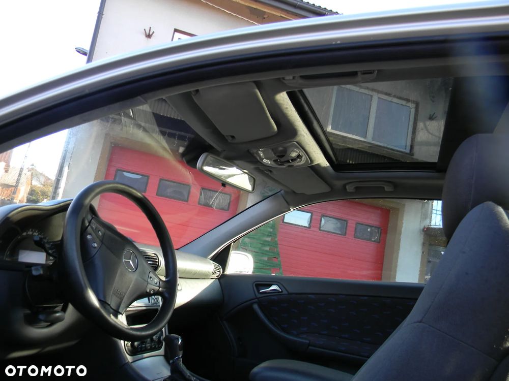 Mercedes-Benz Klasa C 220 CDI Automatik DPF Sport Edition - 14