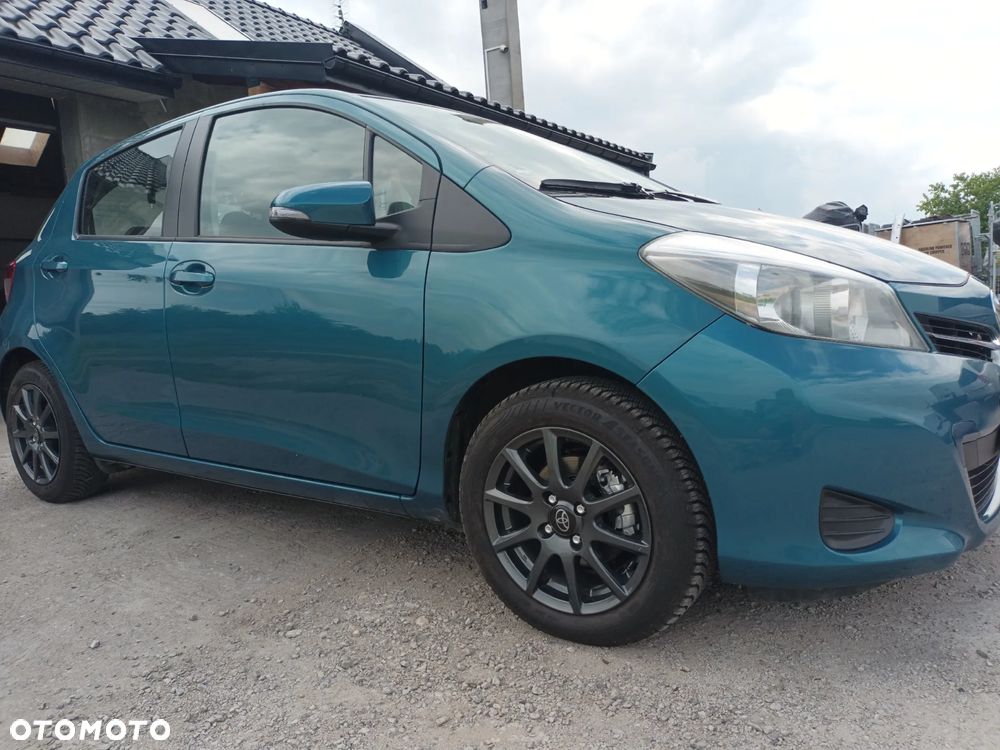 Toyota Yaris 1.33 VVT-i Executive - 3
