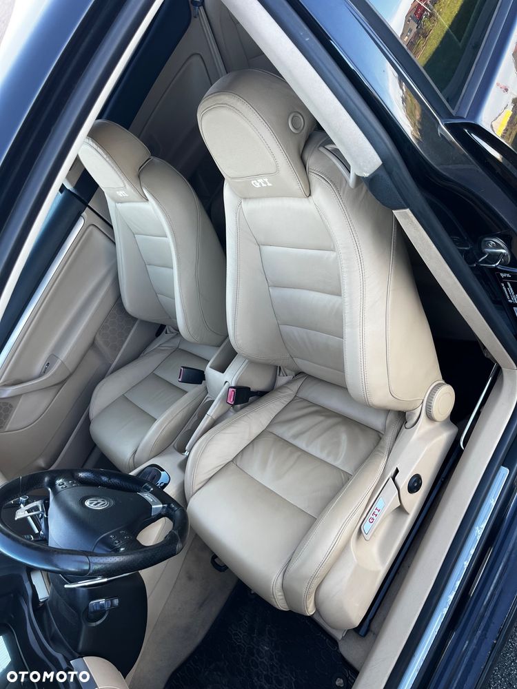 Volkswagen Golf - 18