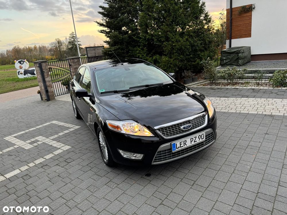 Ford Mondeo 2.0 Ghia - 32
