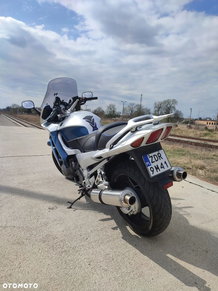 Yamaha FJR - 6