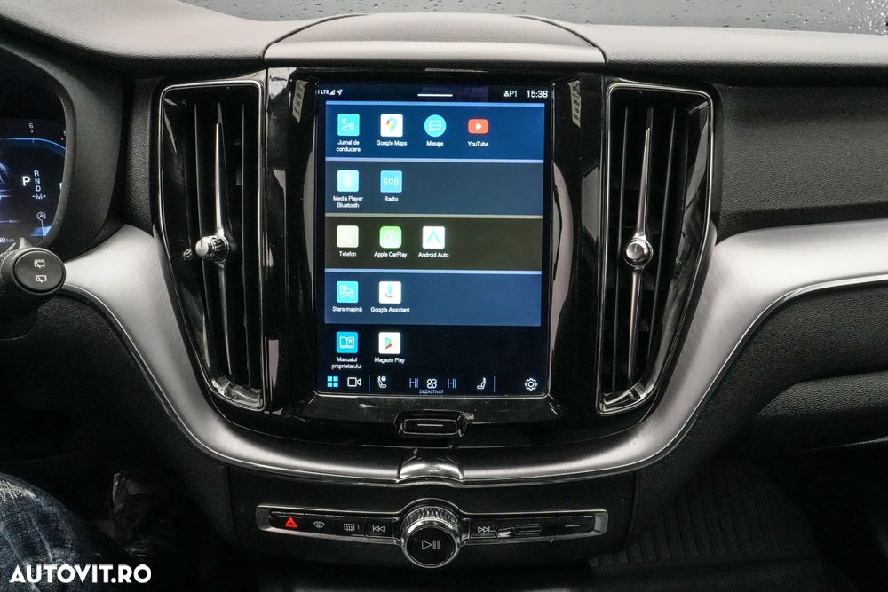 Volvo XC 60 B4 MHEV AT8 AWD Momentum Pro - 20