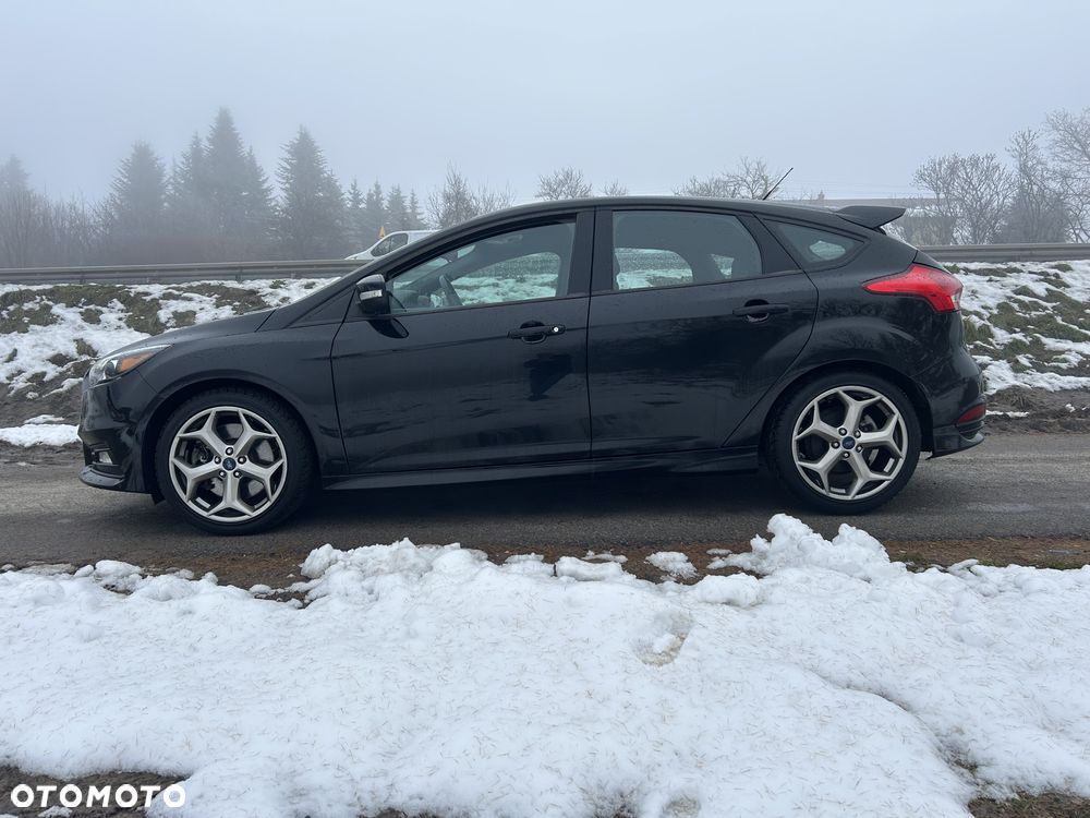 Ford Focus 2.0 EcoBoost ST - 10