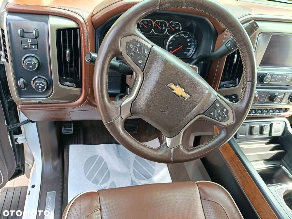 Chevrolet Silverado - 20