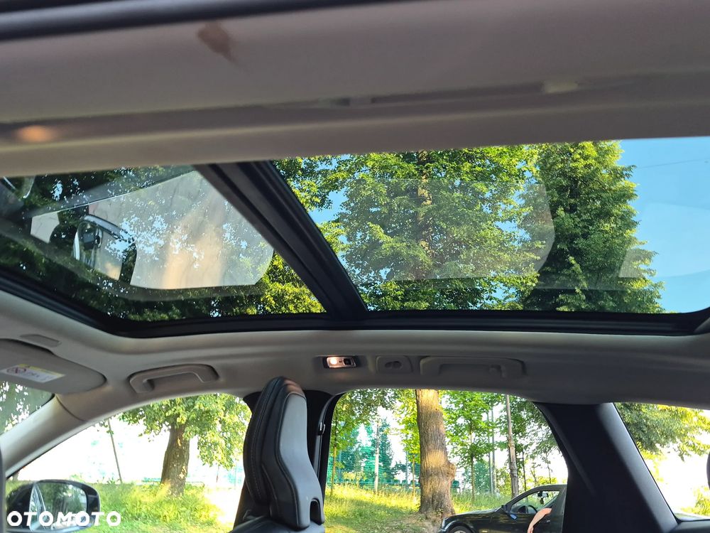 Volvo XC 60 B4 D AWD Momentum Pro - 19