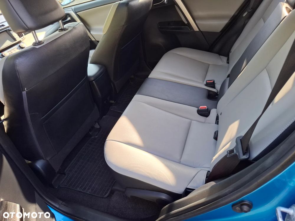 Toyota RAV4 - 18