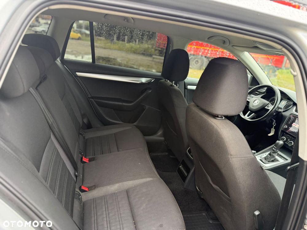 Skoda Octavia 1.6 TDI DSG Style - 14