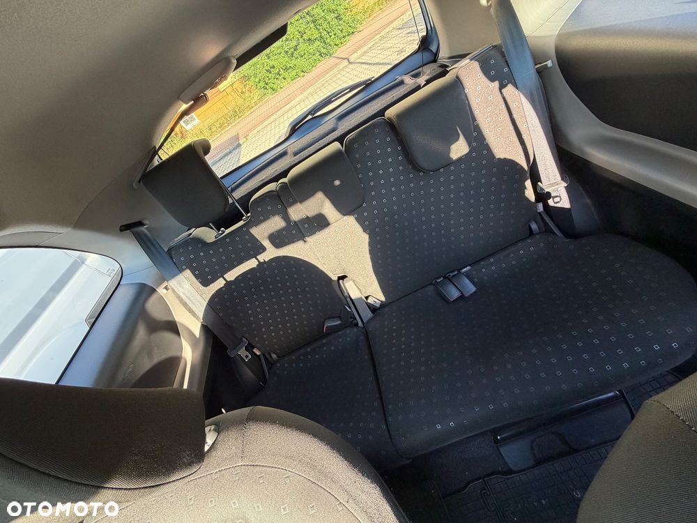 Toyota Yaris - 8