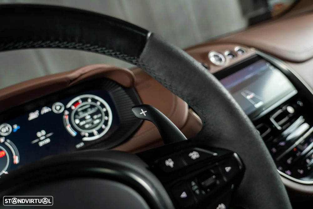 Aston Martin DBX 707 - 14