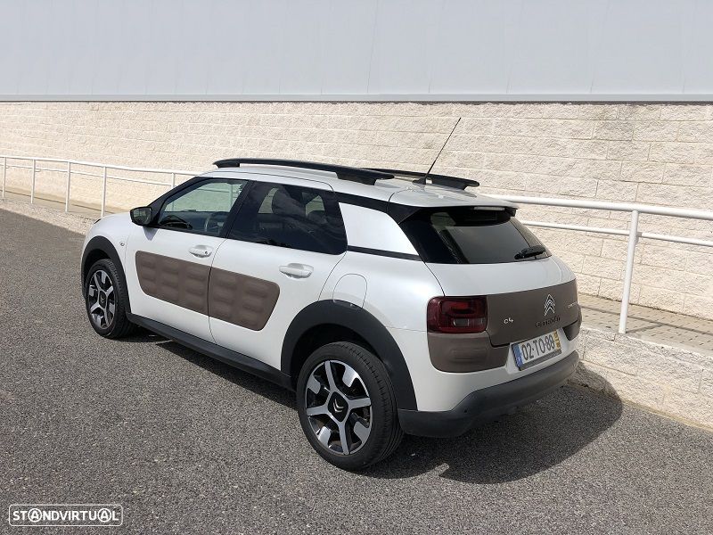 Citroën C4 Cactus 1.2 PureTech Shine EAT6 - 4