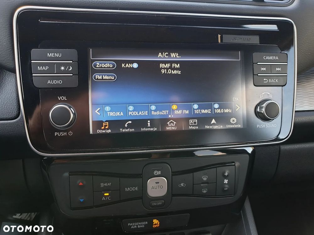 Nissan Leaf - 25