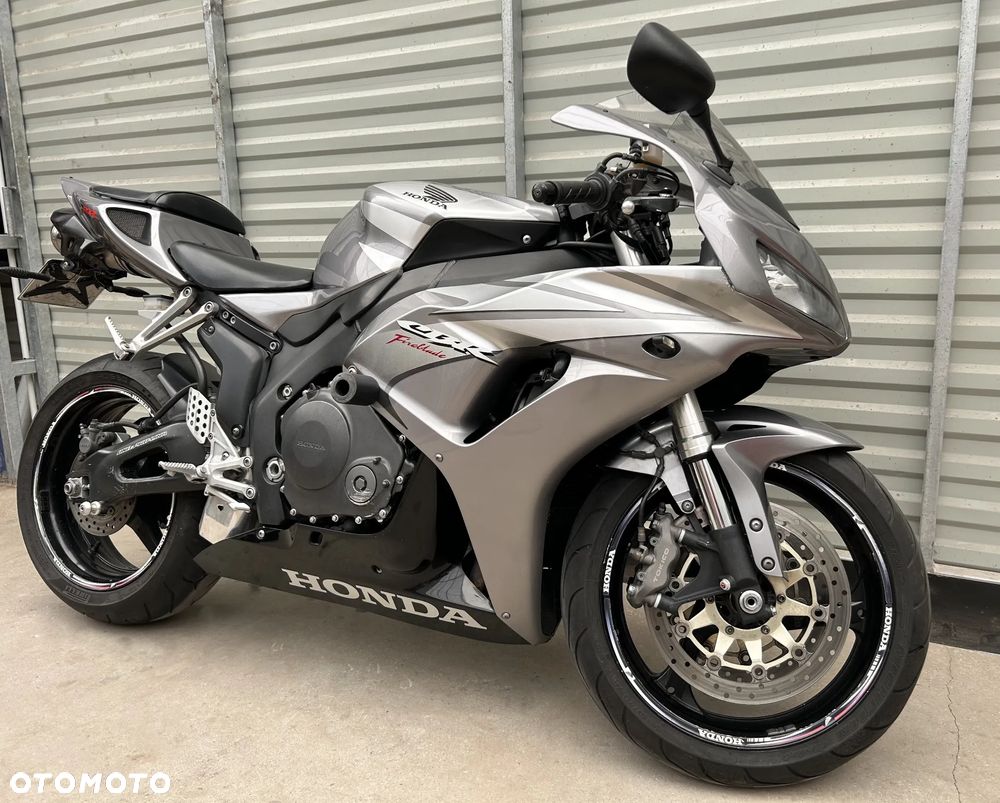 Honda CBR - 11
