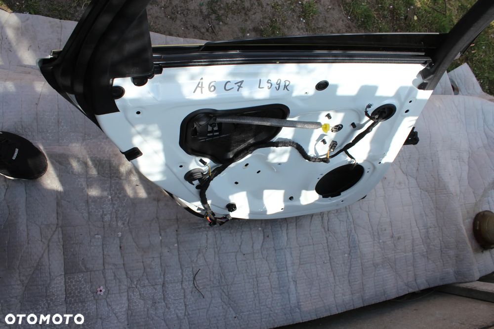 DRZWI TYLNE LEWE AUDI A6 C7 AVANT LS9R 2015 - 18