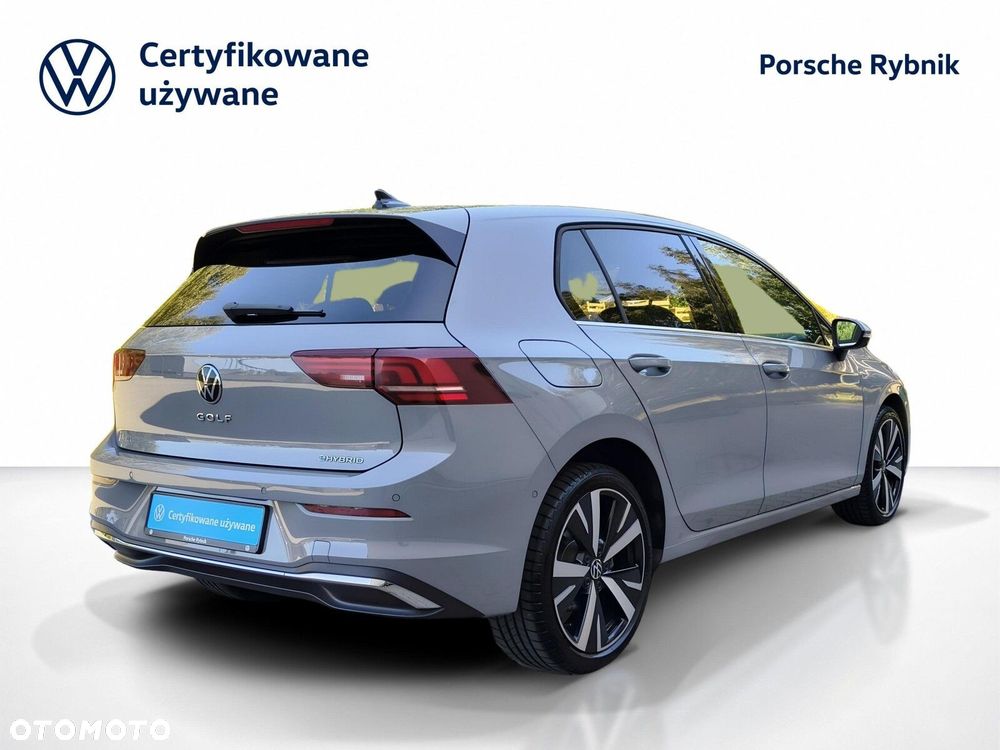 Volkswagen Golf - 6