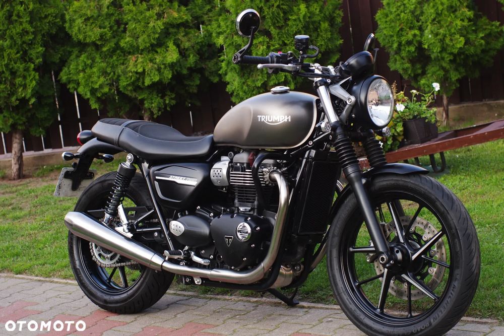 Triumph Street Twin