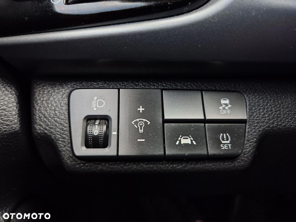 Kia Rio 1.4 L - 25