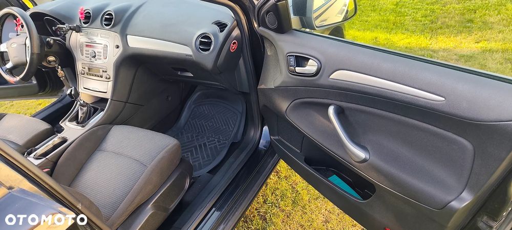 Ford Mondeo - 8