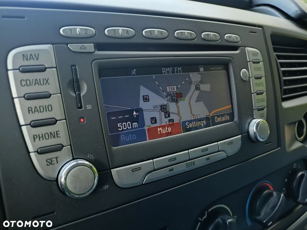 Ford Transit 300L Trend - 21