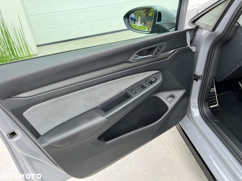 Volkswagen Golf Variant 1.5 eTSI OPF DSG R-Line - 19