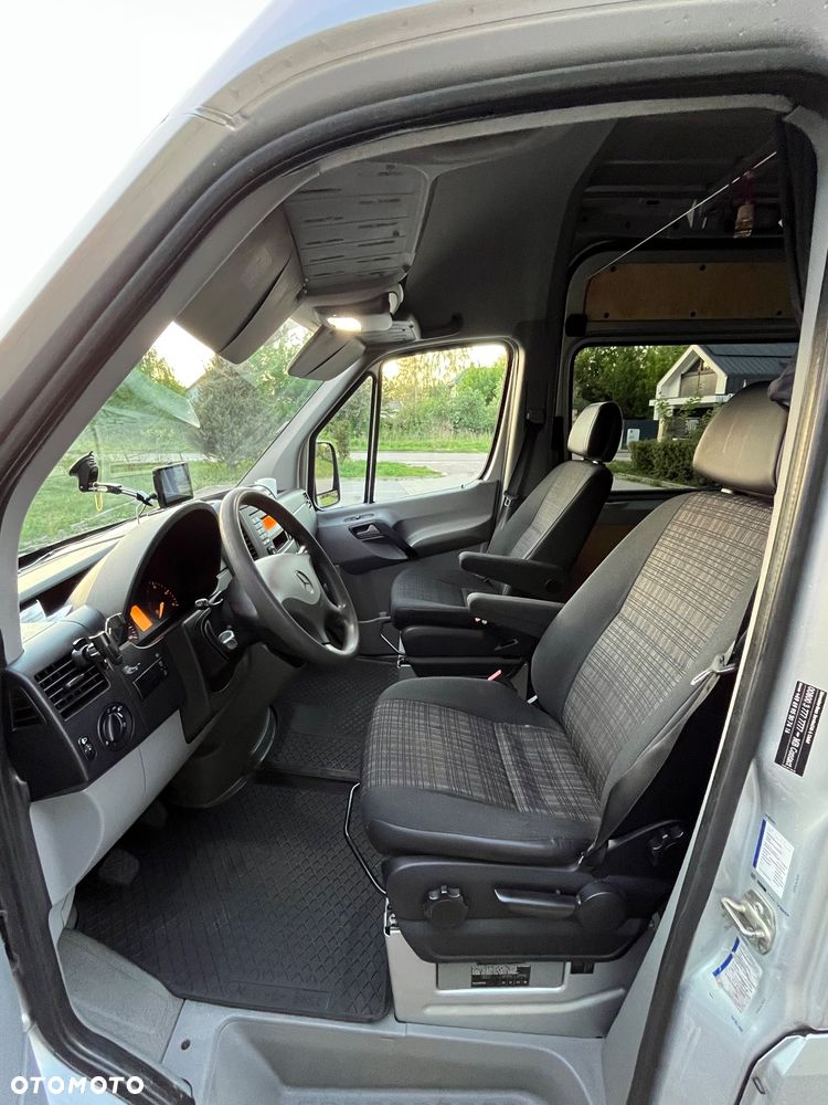 Mercedes-Benz SPRINTER - 11
