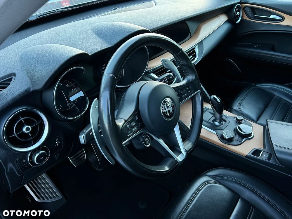 Alfa Romeo Stelvio 2.0 Turbo First Edition Q4 - 27