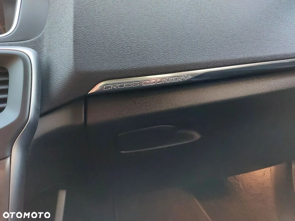 Volvo V40 Cross Country - 28