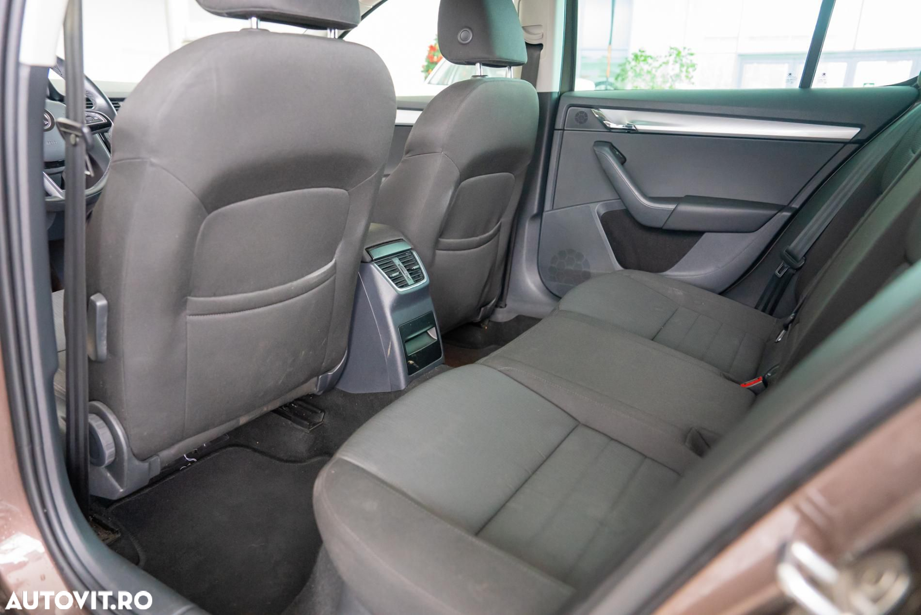 Skoda Octavia 1.6 TDI (Green tec) DSG Joy - 19