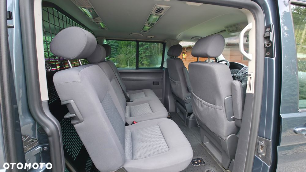 Volkswagen Caravelle - 4