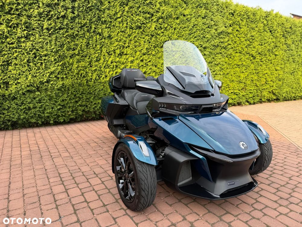 Can-Am Spyder - 2