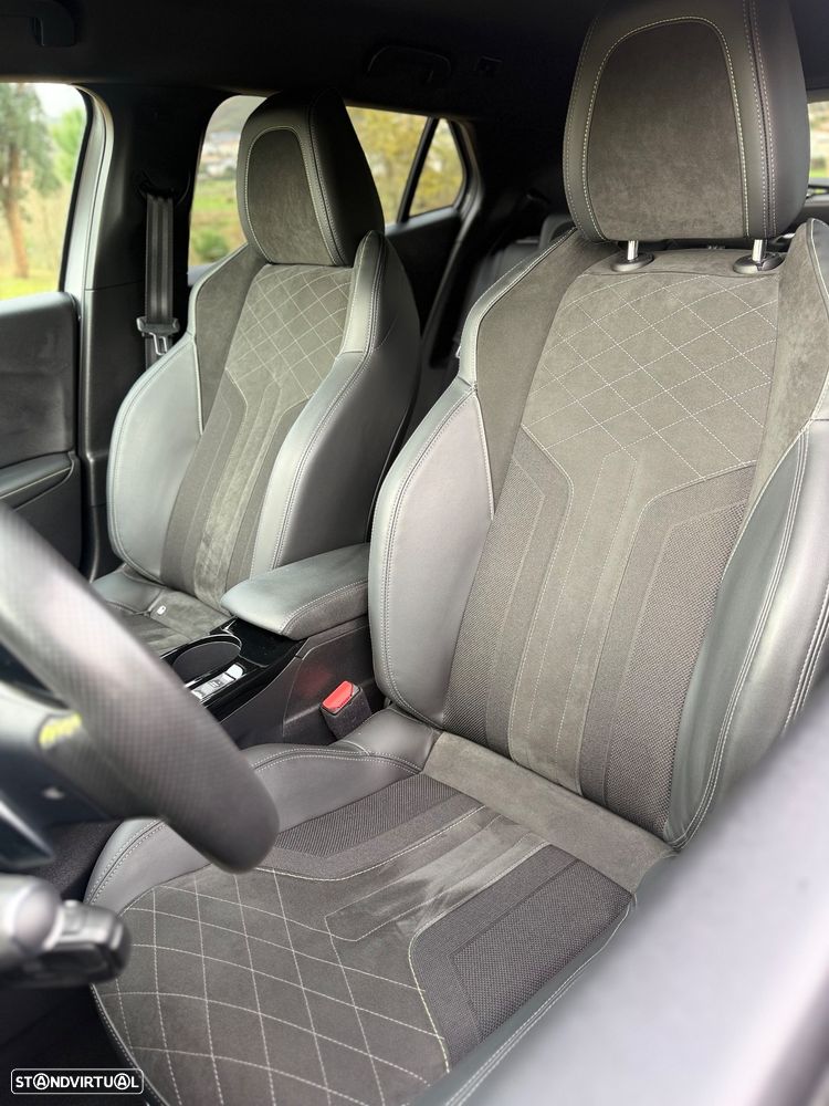 Peugeot 2008 PureTech 130 EAT8 GT Pack - 27