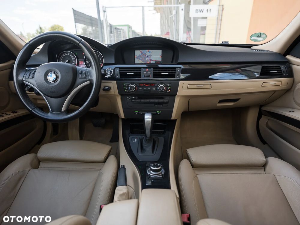 BMW Seria 3 325i Edition Exclusive - 24