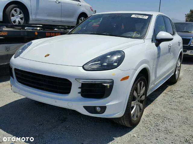 Porsche Cayenne S - 35