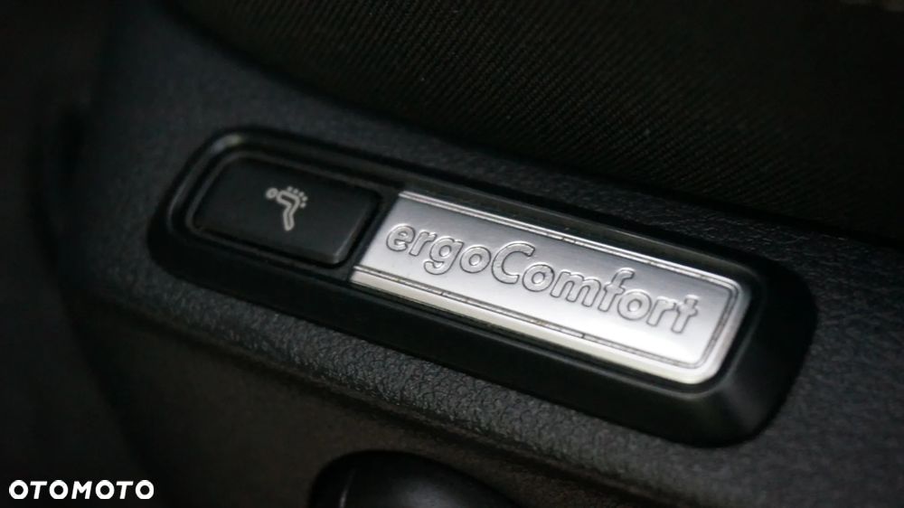 Volkswagen Passat 2.0 TDI BMT Comfortline - 23