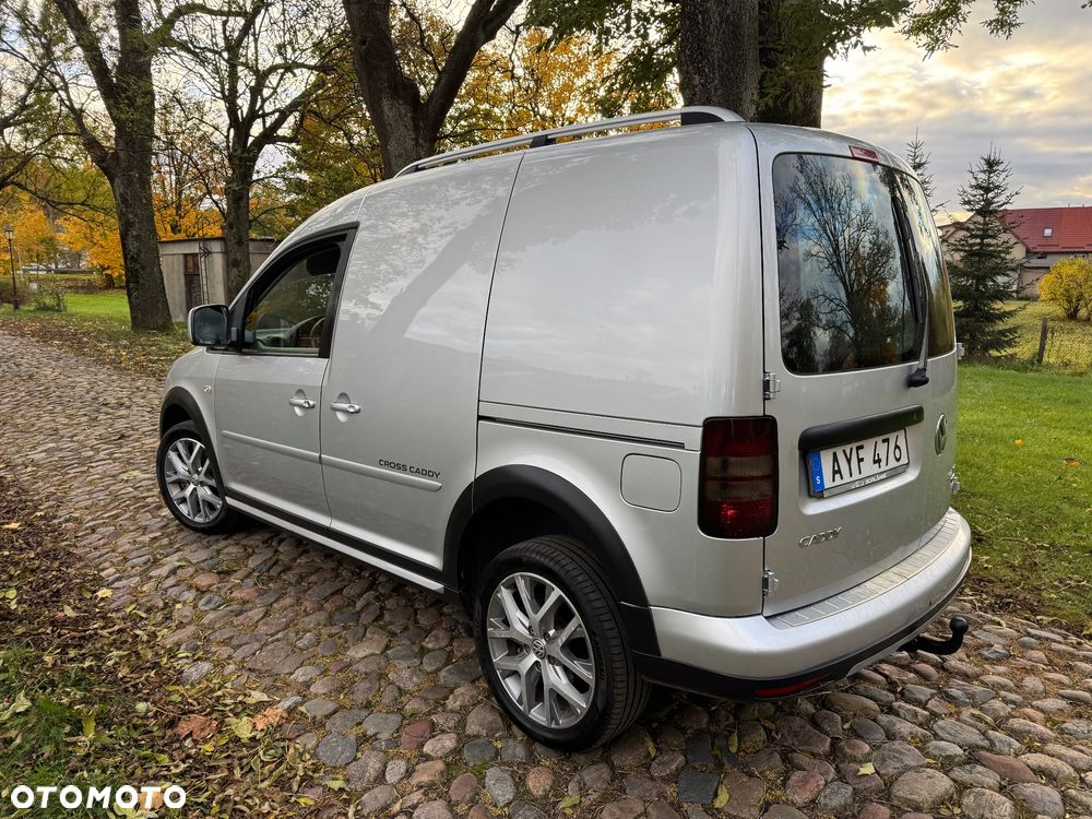 Volkswagen Caddy Cross 2.0 TDI Trendline 4Motion DSG - 4