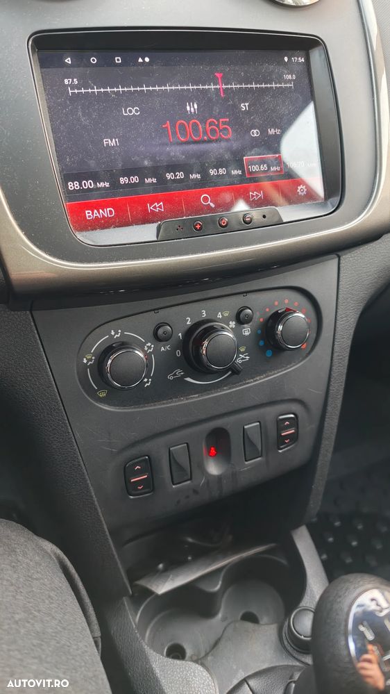 Dacia Logan 1.2 Laureate - 6