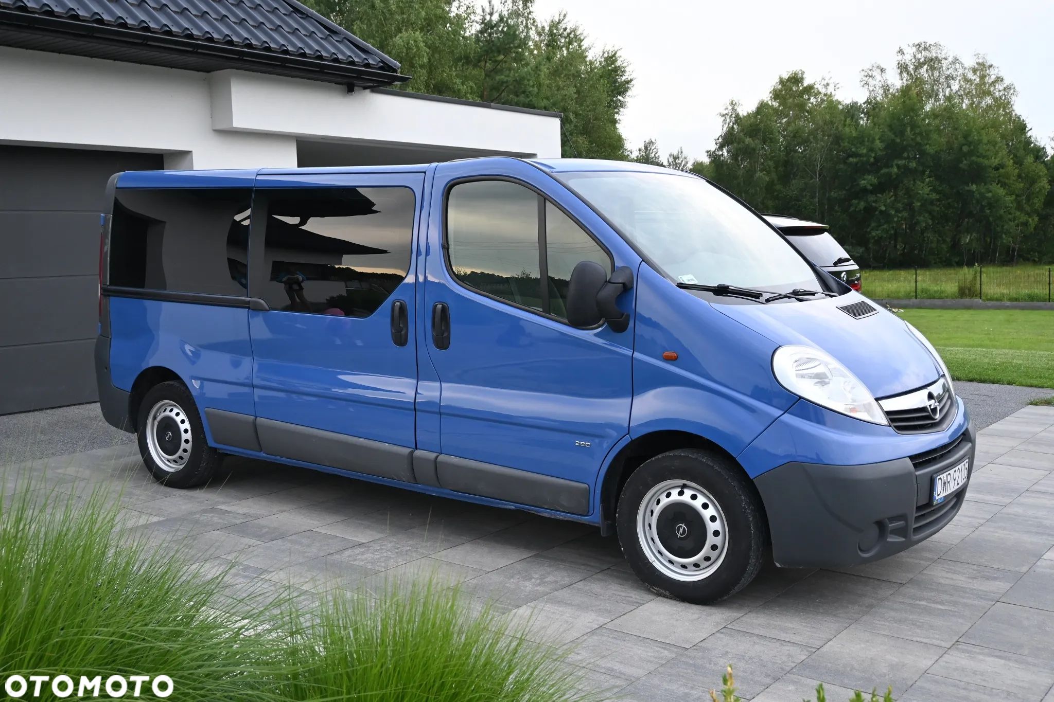 Opel Vivaro - 1