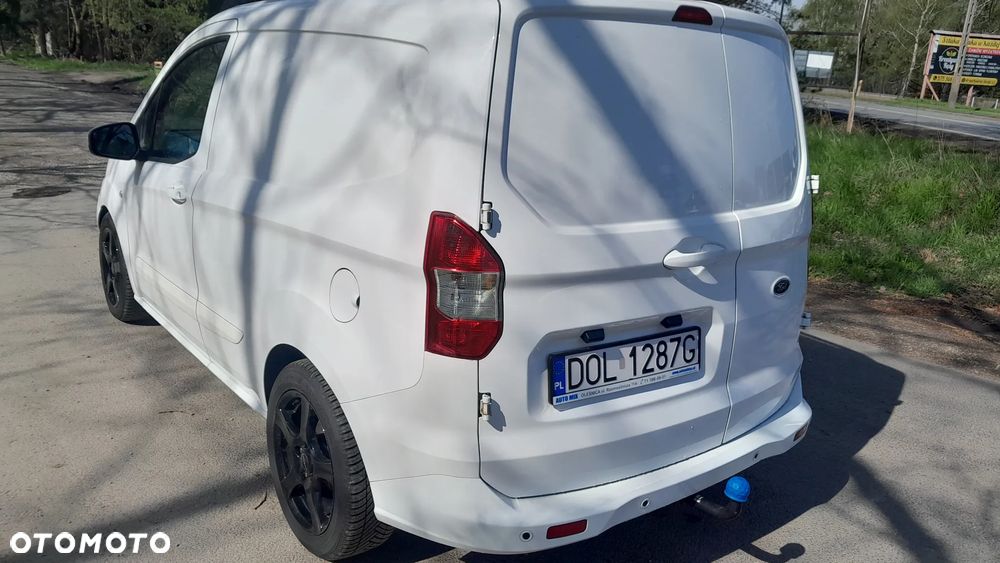 Ford Transit Courier - 4