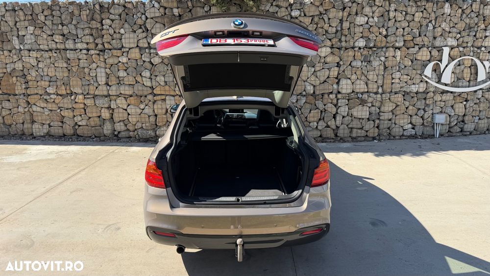 BMW Seria 3 320d Aut. Sport Line - 17