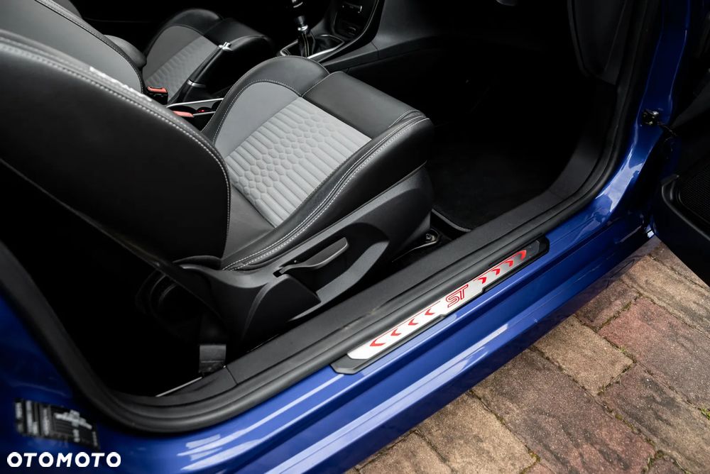 Ford Fiesta 1.6 EcoBoost mit Leder-Sport-Paket ST - 24