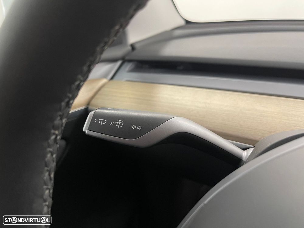 Tesla Model Y RWD - 32