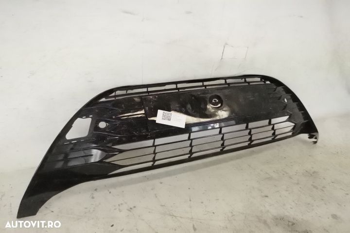 Grila Centrala Radiator Originala In Stare Buna Toyota  Yaris  XP150 [ - 2