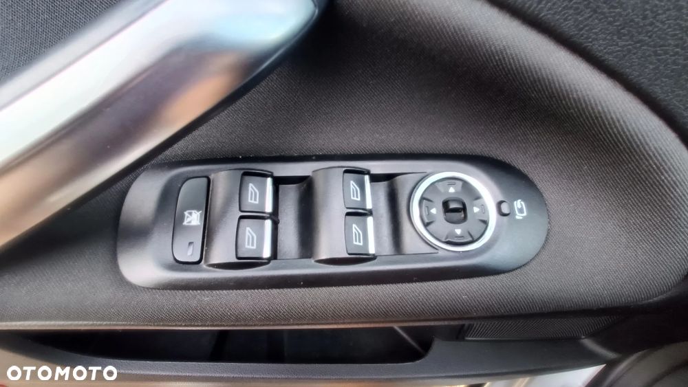Ford Mondeo - 17