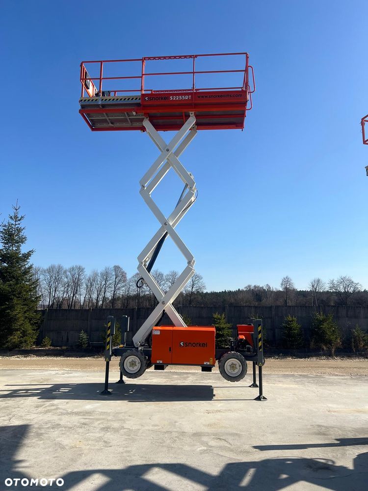 Snorkel S2255RT Podnośnik nożycowy 4x4 Diesel 50 mth 420KG Platforma Genie Skyjack - 24