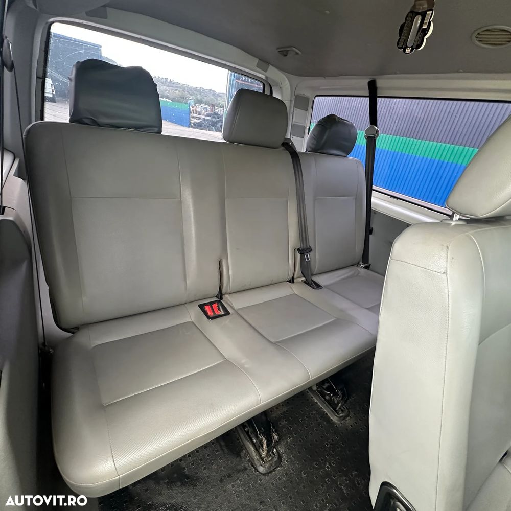 Volkswagen Caravelle - 15