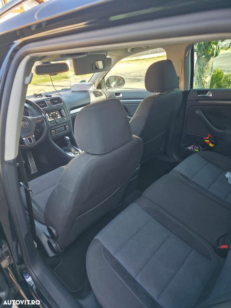 Volkswagen Golf - 6